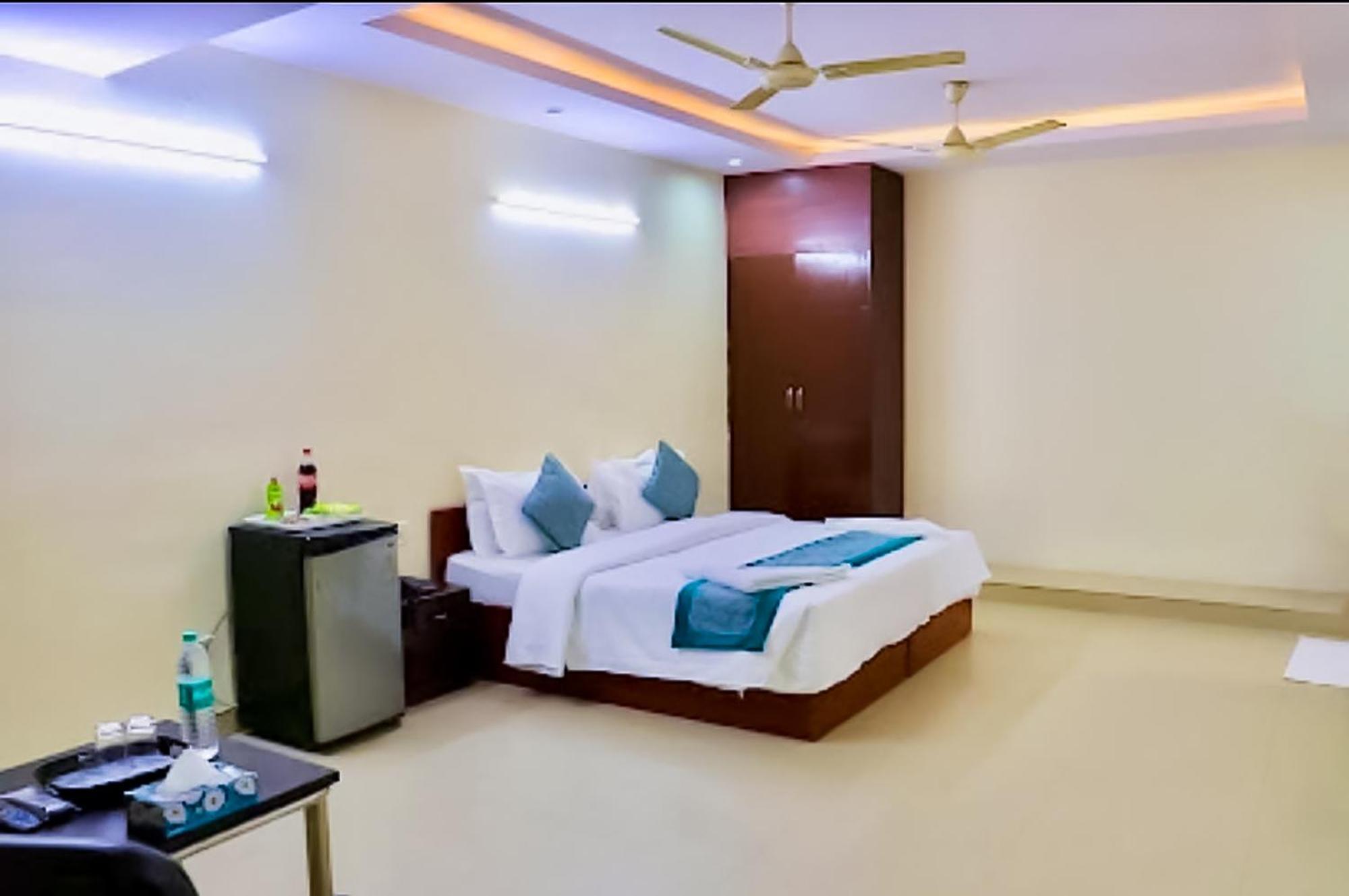 Happy Residency - Near Qutub Minar Hotel New Delhi